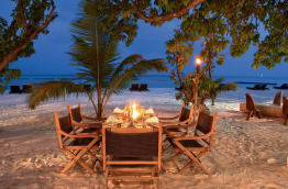 Maldives - Constance Moofushi - Diner sur la plage