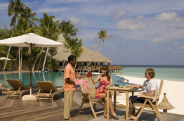 Maldives - Veligandu Island Resort - Bar et piscine