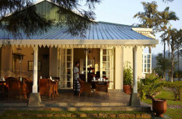 Sri Lanka - Ceylon Tea Trails - Castlereagh Bungalow - Petit-déjeuner servi en terrasse