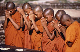 Sri Lanka - Moines en prière