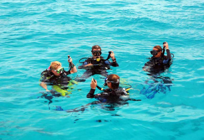 Maldives - Medhufushi - Werner lau - Le centre de plongée - Formation Open Water