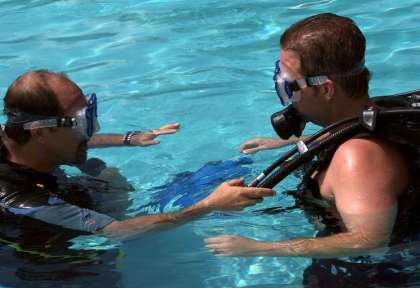 Cours de plongée aux Maldives - Adaaran water sports
