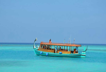 Maldives - Atmosphere Kanifushi - Centre de plongée Dive and Sail - Le bateau