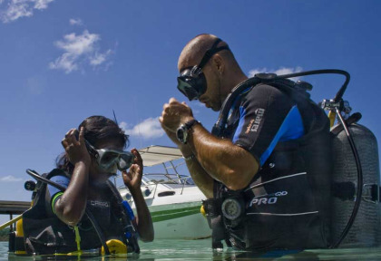 Maldives - Le centre de plongée - Plongée enfant